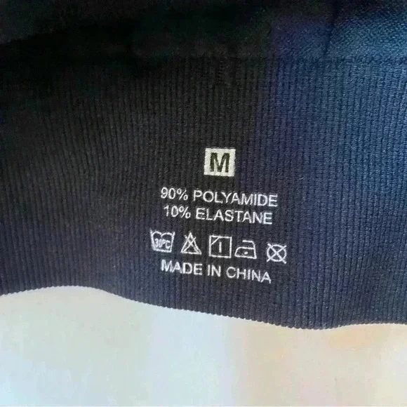 Cropped Workout Tank Top, Size M, Stretchy & Supportive black workout top yoga - Picture 9 of 9